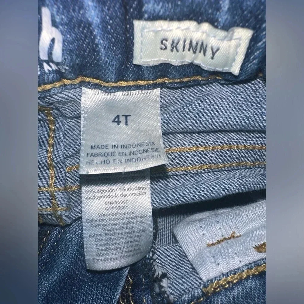 OshKosh Bgosh kids skinny blue jeans size  4t. Adjustable waist